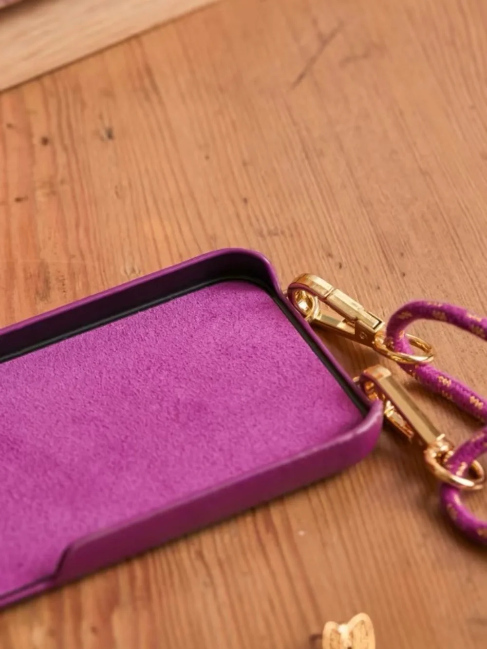 Sezane  Leather Cell Case. Magenta